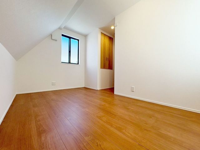 ���̑����� ��Q���͂��������ȍL���ŁA���[�͂����ł��I���[�N�X�y�[�X���̃R�[�i�[����ꂽ��A�L������������Ƃ���̂ŁA�Ƌ�̔z�u�����R���݁����z�̋�Ԃ���ꂿ�Ⴂ�܂���i�B�e���F2026.1.9�j