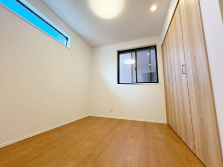 ���̑����� 1�K�̋����͓��H����̖ڐ����C�ɂȂ�Ȃ��悤�ɍH�v������Ă��܂��B���[����������Ƃ��肭�낰��ꕔ���ł��I�i�B�e���F2026.1.9�j