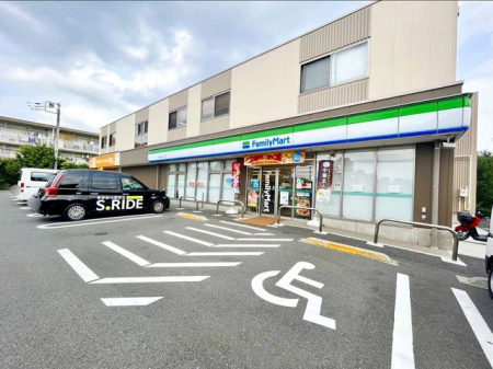 ���ӊ� �t�@�~���[�}�[�g/�������V���X �k��2���B 110m