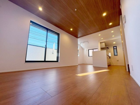 ���r���O �̌��ʂ����������Ղ�Ǝ��R�����������ރ��r���O�X�y�[�X�͂ƂĂ����S�n�̗ǂ���Ԃł��B���Ƒ����W�܂�������Ɖ߂�����u�e���̏�v�ɂȂ郊�r���O�𐥔񂲗�����������i�B�e���F2026.1.9�j