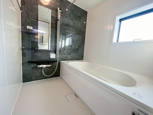 ���� �����������L�΂���L���Ń����b�N�X���ʂ�����1�؃T�C�Y�̃��j�b�g�o�X�͉Ƒ��ł̓��������₷���T�C�Y�ł��B�􂢏���L���̂ł��q�l�ƈꏏ�Ƀo�X�^�C�����y���߂܂���i�B�e���F2026.1.22�j