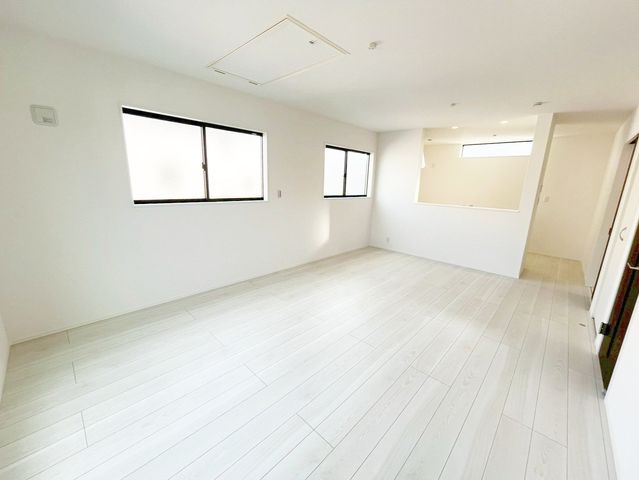 ���r���O �̌��ʂ����������Ղ�Ǝ��R�����������ރ��r���O�X�y�[�X�͂ƂĂ����S�n�̗ǂ���Ԃł��B���Ƒ����W�܂�������Ɖ߂�����u�e���̏�v�ɂȂ郊�r���O�𐥔񂲗�����������i�B�e���F2026.1.22�j