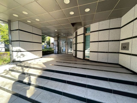 �G���g�����X �����ϋv����f�M�E�C�����A�h�����ɗD�ꂽ�S�؃R���N���[�g�\���ł��B�i�B�e���F2025�N11��17���j