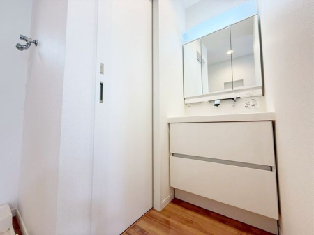 ���ʑ�E���ʏ� �g�C���̑O�ɂ͂�������ʑ䂪����܂��I�g�C�����o����ɂ����Ɏ�􂢂��ł���̂ŉq���I�ł��I