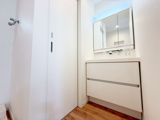 ���ʑ�E���ʏ� �g�C���̑O�ɂ͂�������ʑ䂪����܂��I�g�C�����o����ɂ����Ɏ�􂢂��ł���̂ŉq���I�ł��I