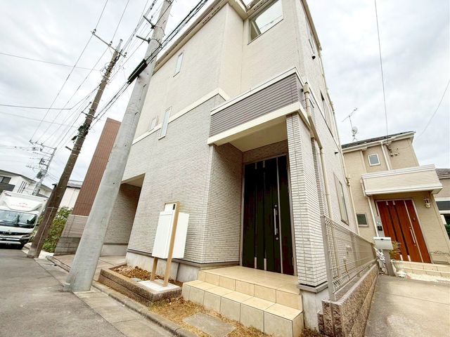 ���n�O�ώʐ^ �O�ʓ��H�͎Ԓʂ肪���Ȃ��r�C�K�X�⑛�����C�ɂ����������ƕ�点�܂��B���q�l�̒ʊw�����S���đ���o�����Ƃ��o���A���S���◎���������Z�����d��������Ƀs�b�^���ł���i�B�e���F2026.1.28�j