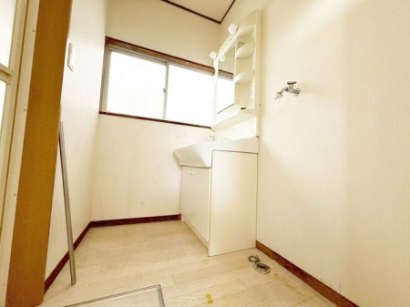 ���ʑ�E���ʏ� ���ʑ�Ɛ���@�u��E�E�߃X�y�[�X����������Ƃꂽ���ʎ��ł��B���[�̑������ʑ�Ȃ̂ŉƑ��F�l�̓��p�i������������[�o���܂���