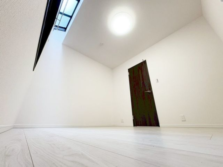 ���̑����� ��Q���͂��������ȍL���ŁA���[�͂��L�x�ł��I���[�N�X�y�[�X���̃R�[�i�[����ꂽ��A�L������������Ƃ���̂ŁA�Ƌ�̔z�u�����R���݁����z�̋�Ԃ���ꂿ�Ⴂ�܂���