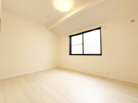 ���̑����� ��Q���͂��������ȍL���ŁA���[�͂��L�x�ł��I���[�N�X�y�[�X���̃R�[�i�[����ꂽ��A�L������������Ƃ���̂ŁA�Ƌ�̔z�u�����R���݁����z�̋�Ԃ���ꂿ�Ⴂ�܂���