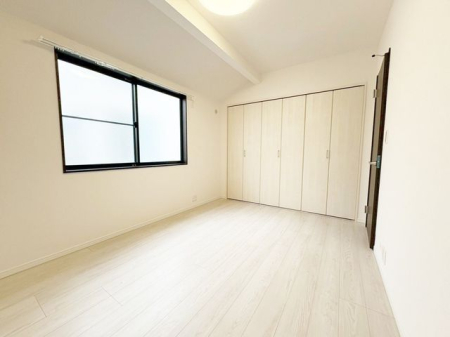 ���̑����� ��Q���͂��������ȍL���ŁA���[�͂��L�x�ł��I���[�N�X�y�[�X���̃R�[�i�[����ꂽ��A�L������������Ƃ���̂ŁA�Ƌ�̔z�u�����R���݁����z�̋�Ԃ���ꂿ�Ⴂ�܂���