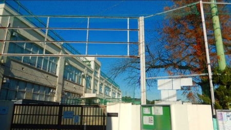 ���ӊ� �����旧�_�����w�Z �k��2���B 130m