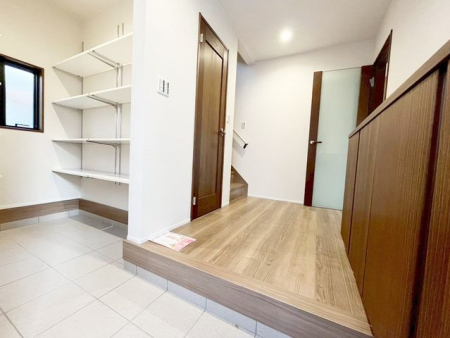 ���� ���ւɂ͂����Ղ���[�ł���V���[�Y�C���N���[�N������܂��I�C�����łȂ��A�x�r�[�J�[��A�E�g�h�A�p�i�A�S���t�o�b�O�Ȃǂ���������Ǝ��[�ł��܂��􌺊ւ��������ꂢ�ɕۂĂ܂��i�B�e���F2026/1/31�j