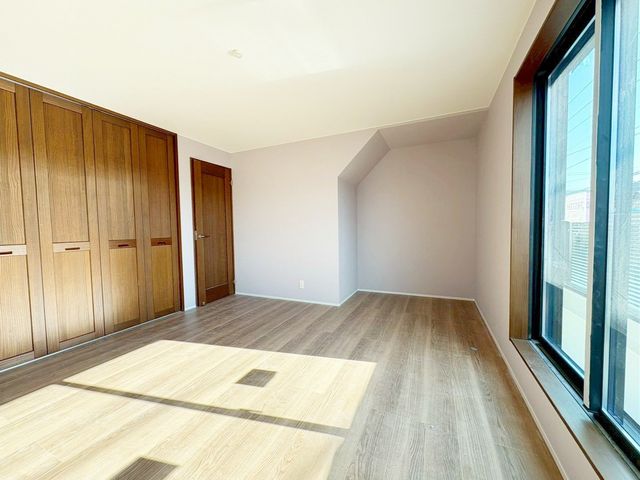 ���̑����� ��Q���͂��������ȍL���ŁA���[�͂��L�x�ł��I���[�N�X�y�[�X���̃R�[�i�[����ꂽ��A�L������������Ƃ���̂ŁA�Ƌ�̔z�u�����R���݁����z�̋�Ԃ���ꂿ�Ⴂ�܂���i�B�e���F2026/1/5�j