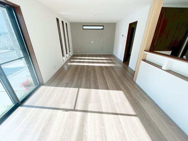 ���r���O �̌��ʂ����������Ղ�Ǝ��R�����������ރ��r���O�X�y�[�X�͂ƂĂ����S�n�̗ǂ���Ԃł��B���Ƒ����W�܂�������Ɖ߂�����u�e���̏�v�ɂȂ郊�r���O�𐥔񂲗�����������i�B�e���F2026/2/1�j