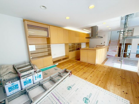 ���r���O �̌��ʂ����������Ղ�Ǝ��R�����������ރ��r���O�X�y�[�X�͂ƂĂ����S�n�̗ǂ���Ԃł��B���Ƒ����W�܂�������Ɖ߂�����u�e���̏�v�ɂȂ郊�r���O�𐥔񂲗�����������i�B�e���F2026.1.16�j