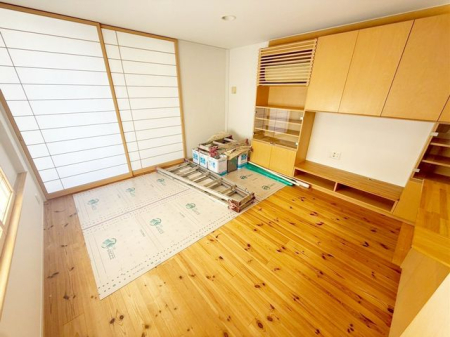 ���̑����� 2�ʍ̌��̂������Ȃ̂ŁA�z�̌������������荞�߂Ė��邢�����ł�������2�ʂ���̂ŊJ�����������ĕ��ʂ����ǍD�ł���|�J�|�J�̂����l�̌�����������C�����̗ǂ���Ԃł��i�B�e���F2026.1.16�j