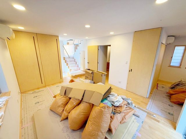 ���̑����� ��Q���͂��������ȍL���ŁA���[�͂��L�x�ł��I���[�N�X�y�[�X���̃R�[�i�[����ꂽ��A�L������������Ƃ���̂ŁA�Ƌ�̔z�u�����R���݁����z�̋�Ԃ���ꂿ�Ⴂ�܂���i�B�e���F2026.1.16�j