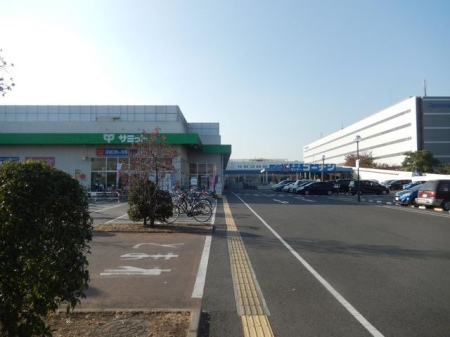 ���ӊ� �T�~�b�g�X�g�A�����㐅�{���X �k��8���B 640m