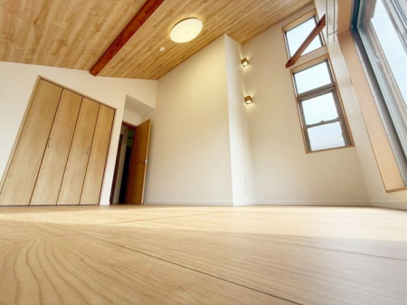 ���̑����� ��Q���͂��������ȍL���ŁA���[�͂��L�x�ł��I���[�N�X�y�[�X���̃R�[�i�[����ꂽ��A�L������������Ƃ���̂ŁA�Ƌ�̔z�u�����R���݁����z�̋�Ԃ���ꂿ�Ⴂ�܂���i�B�e���F2026.2.20�j