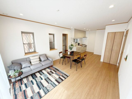 ���r���O �̌��ʂ����������Ղ�Ǝ��R�����������ރ��r���O�X�y�[�X�͂ƂĂ����S�n�̗ǂ���Ԃł��B���Ƒ����W�܂�������Ɖ߂�����u�e���̏�v�ɂȂ郊�r���O�𐥔񂲗�����������i�B�e���F2026.2.20�j