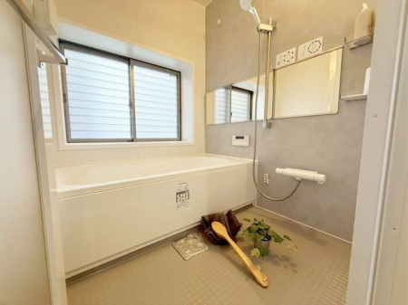 ���� �����������L�΂���L���Ń����b�N�X���ʂ�����1�؃T�C�Y�̃��j�b�g�o�X�͉Ƒ��ł̓��������₷���T�C�Y�ł��B�􂢏���L���̂ł��q�l�ƈꏏ�Ƀo�X�^�C�����y���߂܂���i�B�e���F2026.2.20�j