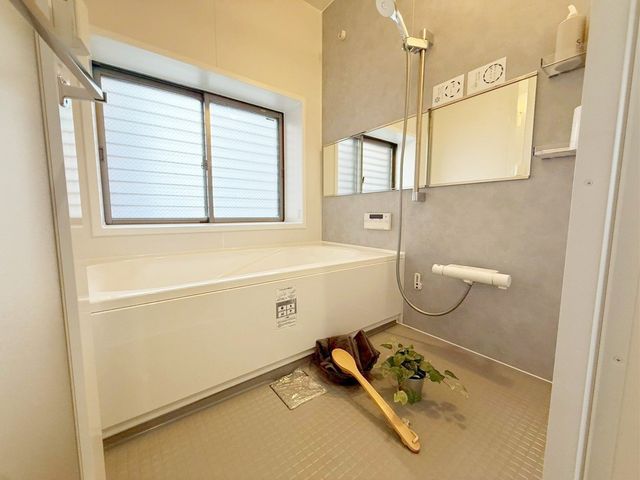 ���� �����������L�΂���L���Ń����b�N�X���ʂ�����1�؃T�C�Y�̃��j�b�g�o�X�͉Ƒ��ł̓��������₷���T�C�Y�ł��B�􂢏���L���̂ł��q�l�ƈꏏ�Ƀo�X�^�C�����y���߂܂���i�B�e���F2026.2.20�j