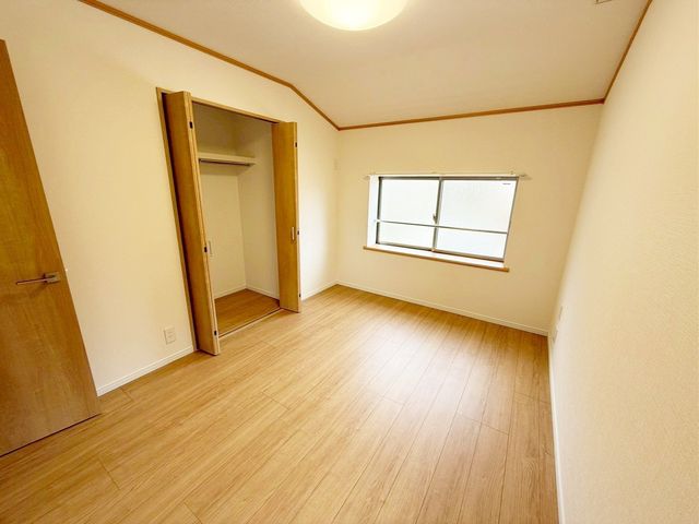 ���̑����� ��Q���͂��������ȍL���ŁA���[�͂��L�x�ł��I���[�N�X�y�[�X���̃R�[�i�[����ꂽ��A�L������������Ƃ���̂ŁA�Ƌ�̔z�u�����R���݁����z�̋�Ԃ���ꂿ�Ⴂ�܂���i�B�e���F2026.2.20�j