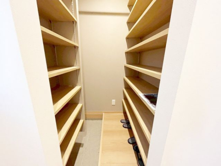 ���[ ���ւɂ͂����Ղ���[�ł���V���[�Y�C���N���[�N������܂��I�C�����łȂ��A�x�r�[�J�[��A�E�g�h�A�p�i�A�S���t�o�b�O�Ȃǂ���������Ǝ��[�ł��܂��􌺊ւ��������ꂢ�ɕۂĂ܂��I�i�B�e���F2026.2.9�j