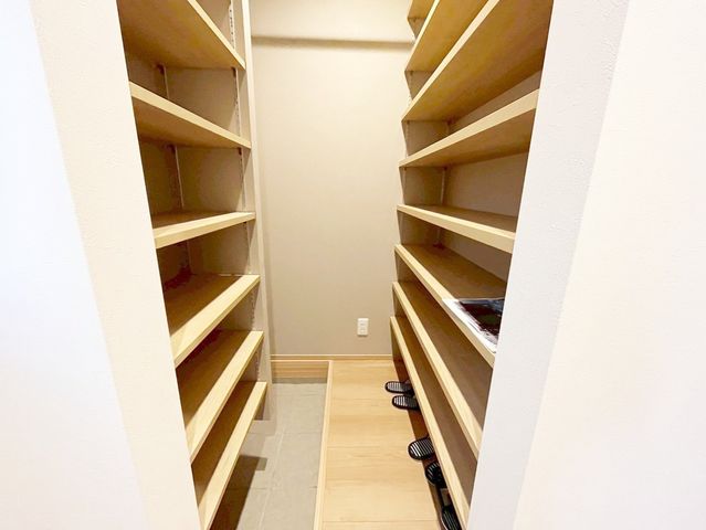 ���[ ���ւɂ͂����Ղ���[�ł���V���[�Y�C���N���[�N������܂��I�C�����łȂ��A�x�r�[�J�[��A�E�g�h�A�p�i�A�S���t�o�b�O�Ȃǂ���������Ǝ��[�ł��܂��􌺊ւ��������ꂢ�ɕۂĂ܂��I�i�B�e���F2026.2.9�j