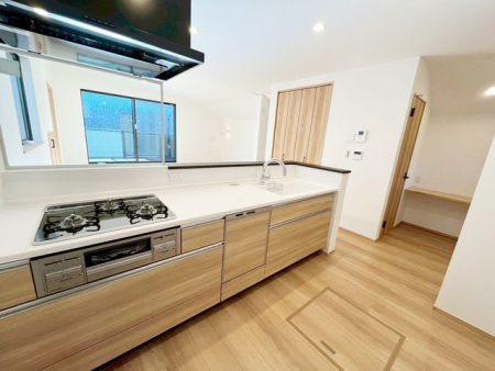 �L�b�`�� �J���I�ȃL�b�`���́A���r���O�S�̂����n������S���̂���݌v�I���������Ƒ��Ƃ̃R�~���j�P�[�V�������Ƃ�āA�����Ȃ��q�l�̂��邲�ƒ�ɂ����ꂵ���|�C���g��i�B�e���F2026.2.9�j