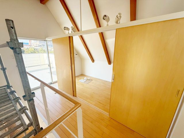 ���̑����� ���[�t�o���R�j�[�ׂ̗Ȃ̂ŁA�z�̌������������荞�߂Ė��邢�����ł�������2�ʂ���̂ŊJ�����������ĕ��ʂ����ǍD�ł���|�J�|�J�̂����l�̌�����������C�����̗ǂ���Ԃł��i�B�e���F2026.1.16�j