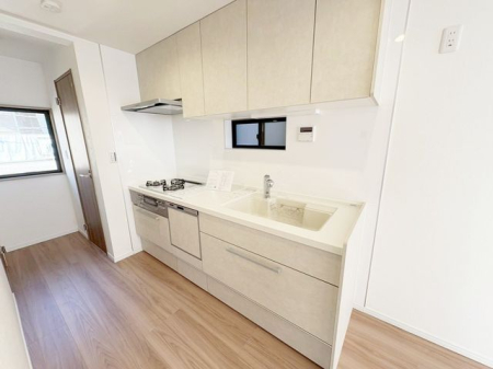 �L�b�`�� �J���I�ȃL�b�`���́A���r���O�S�̂����n������S���̂���݌v�I���������Ƒ��Ƃ̃R�~���j�P�[�V�������Ƃ�āA�����Ȃ��q�l�̂��邲�ƒ�ɂ����ꂵ���|�C���g��i�B�e���F2026.2.13�j