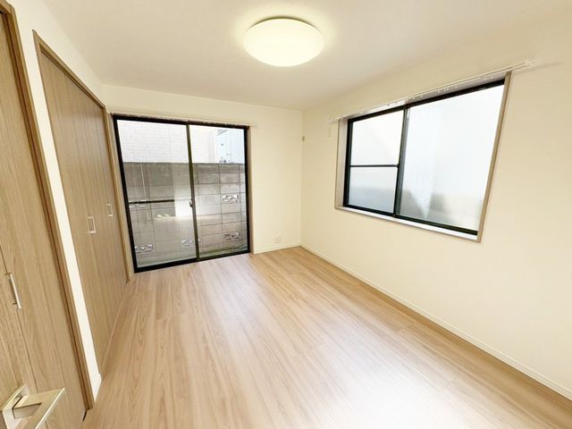 ���̑����� 2�ʍ̌��̂������Ȃ̂ŁA�z�̌������������荞�߂Ė��邢�����ł�������2�ʂ���̂ŊJ�����������ĕ��ʂ����ǍD�ł���|�J�|�J�̂����l�̌�����������C�����̗ǂ���Ԃł��i�B�e���F2026.2.13�j