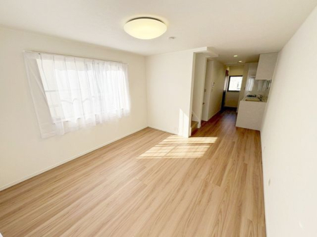 ���r���O �̌��ʂ����������Ղ�Ǝ��R�����������ރ��r���O�X�y�[�X�͂ƂĂ����S�n�̗ǂ���Ԃł��B���Ƒ����W�܂�������Ɖ߂�����u�e���̏�v�ɂȂ郊�r���O�𐥔񂲗�����������i�B�e���F2026.2.13�j