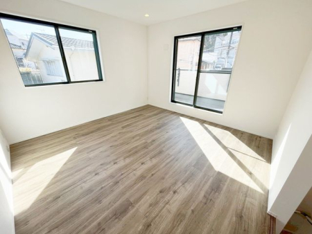 ���r���O �̌��ʂ����������Ղ�Ǝ��R�����������ރ��r���O�X�y�[�X�͂ƂĂ����S�n�̗ǂ���Ԃł��B���Ƒ����W�܂�������Ɖ߂�����u�e���̏�v�ɂȂ郊�r���O�𐥔񂲗�����������i�B�e���F2026.2.19�j