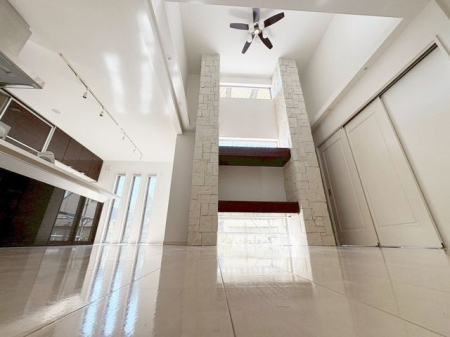 ���r���O �̌��ʂ����������Ղ�Ǝ��R�����������ރ��r���O�X�y�[�X�͂ƂĂ����S�n�̗ǂ���Ԃł��B���Ƒ����W�܂�������Ɖ߂�����u�e���̏�v�ɂȂ郊�r���O�𐥔񂲗�����������i�B�e���F2026.2�j