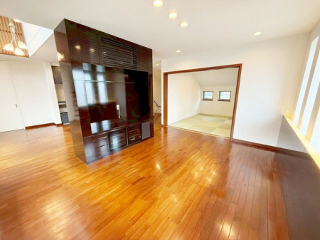 ���r���O �̌��ʂ����������Ղ�Ǝ��R�����������ރ��r���O�X�y�[�X�͂ƂĂ����S�n�̗ǂ���Ԃł��B���Ƒ����W�܂�������Ɖ߂�����u�e���̏�v�ɂȂ郊�r���O�𐥔񂲗�����������i�B�e���F2026.2.24�j