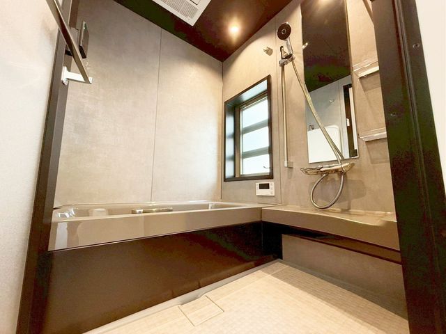 ���� �����������L�΂���L���Ń����b�N�X���ʂ�����1�؃T�C�Y�̃��j�b�g�o�X�͉Ƒ��ł̓��������₷���T�C�Y�ł��B�􂢏���L���̂ł��q�l�ƈꏏ�Ƀo�X�^�C�����y���߂܂���i�B�e���F2026.2.24�j