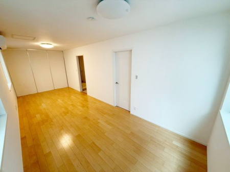 ���̑����� ��Q���͂��������ȍL���ŁA���[�͂��L�x�ł��I���[�N�X�y�[�X���̃R�[�i�[����ꂽ��A�L������������Ƃ���̂ŁA�Ƌ�̔z�u�����R���݁����z�̋�Ԃ���ꂿ�Ⴂ�܂���i�B�e���F2026.2.24�j