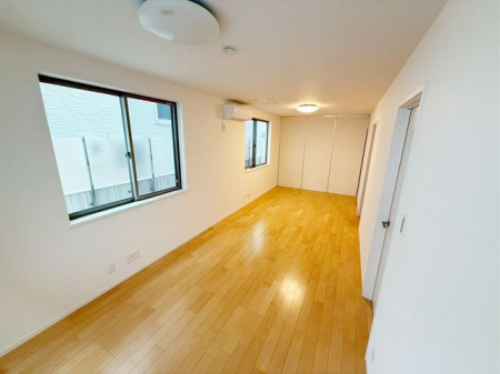 ���̑����� ��Q���͂��������ȍL���ŁA���[�͂��L�x�ł��I���[�N�X�y�[�X���̃R�[�i�[����ꂽ��A�L������������Ƃ���̂ŁA�Ƌ�̔z�u�����R���݁����z�̋�Ԃ���ꂿ�Ⴂ�܂���i�B�e���F2026.2.24�j