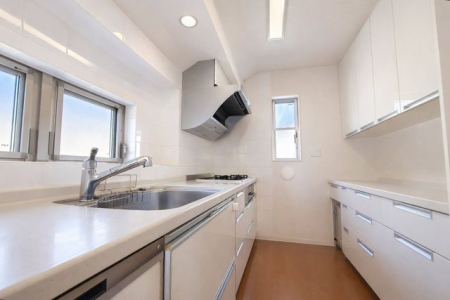 �L�b�`�� �����ɐ�O�ł���L�b�`���X�y�[�X�ł��B