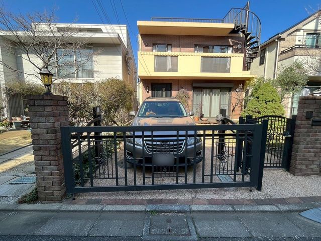  ���ԏ�͈��S�̃V���b�^�[�t���ł����O�ʓ��H��5������̂ŁA�y�X���ԏo���܂���i�B�e���F2026.3.5�j