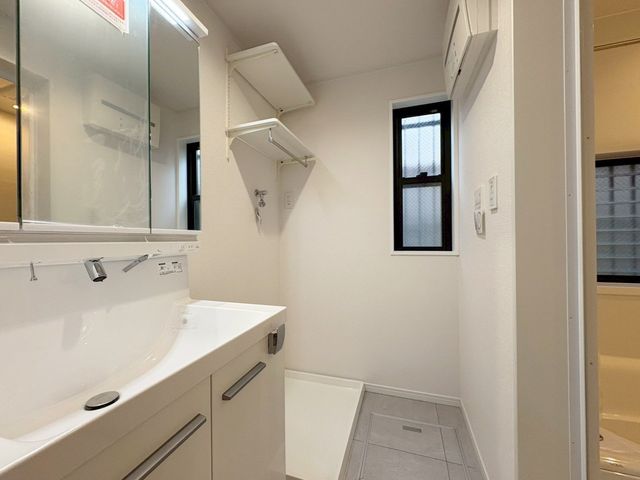 ���ʑ�E���ʏ� ���ʎ��ɂ͕֗��ȃ��l���u���ꂠ��I�Ƒ����̃^�I���⒅�ւ����܂Ƃ߂ĕЕt���ĉ��K�ł��B�������̏o�₷�����ʎ����A���l�����[������΂���������Z�����������K�Ɏg���܂��I�i�B�e���F2026.3.5�j