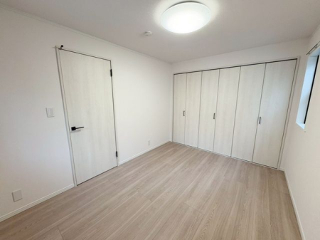 ���̑����� ������̂������Ȃ̂ŁA�z�̌������������荞�߂Ė��邢�����ł�������2�ʂ���̂ŊJ�����������ĕ��ʂ����ǍD�ł���|�J�|�J�̂����l�̌�����������C�����̗ǂ���Ԃł��i�B�e���F2026.3.5�j