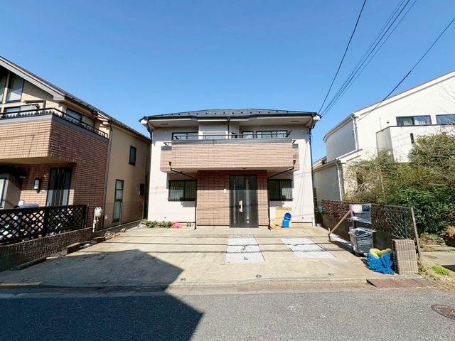 ���n�O�ώʐ^ �O�ʓ��H�͖�4.9������A�Ԃ̏o������X���[�Y�ł��I�傫���Ԃ��y�X���S���Ē��Ԃł����Ƃ�̂��铹���ŁA�ו��̐ς݉��낵�◈�q���̑Ή����y�X������̏o����ɃX�g���X�������܂���I�@�B�e���F2026.3