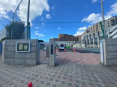 ���ӊ� ���c�J�旧�ˌˏ��w�Z �k��9���B 670m