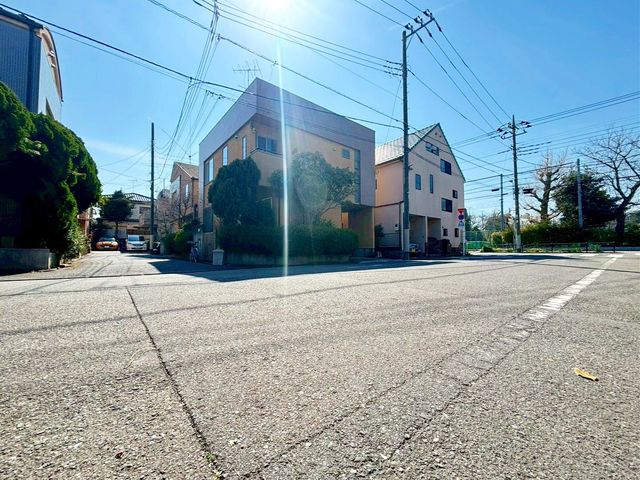 ���n�O�ώʐ^ �O�ʓ��H���L�X���Ă���A�Ԃ̏o������X���[�Y�ł��I�傫���Ԃ��y�X���S���Ē��Ԃł��܂����A�ו��̐ς݉��낵�◈�q���̑Ή����y�X������̏o����ɃX�g���X�������܂���I�i�B�e���F2026.3.11�j