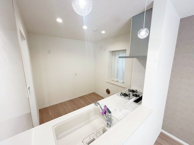 �L�b�`�� �J���I�ȃL�b�`���́A���r���O�S�̂����n������S���̂���݌v�I���������Ƒ��Ƃ̃R�~���j�P�[�V�������Ƃ�āA�����Ȃ��q�l�̂��邲�ƒ�ɂ����ꂵ���|�C���g��i�B�e���F2026.3.11�j