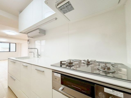 �L�b�`�� �J���I�ȃL�b�`���́A���r���O�S�̂����n������S���̂���݌v�I���������Ƒ��Ƃ̃R�~���j�P�[�V�������Ƃ�āA�����Ȃ��q�l�̂��邲�ƒ�ɂ����ꂵ���|�C���g��i�B�e���F2026.3.19�j