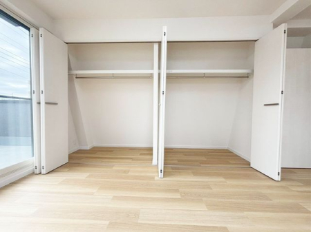 ���[ ���[�͂����郏�C�h�N���[�[�b�g�B���s��������̂ňߗވȊO�ɂ��L�����[�P�[�X��G�߉Ɠd�����܂Ƃ߂Ď��[�ł��܂��I�Ƒ����s�̐g�x�x��ߑւ��Ȃǂ����₷�����̖��͂�1�ł���i�B�e���F2026.3.19�j